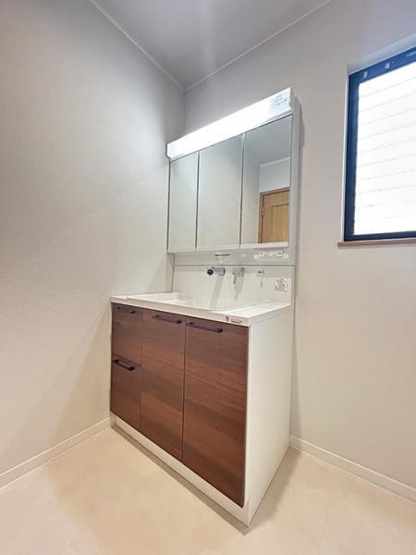 【洗面所】 | リフォーム済み中古戸建 | 洗面台　新品交換済 