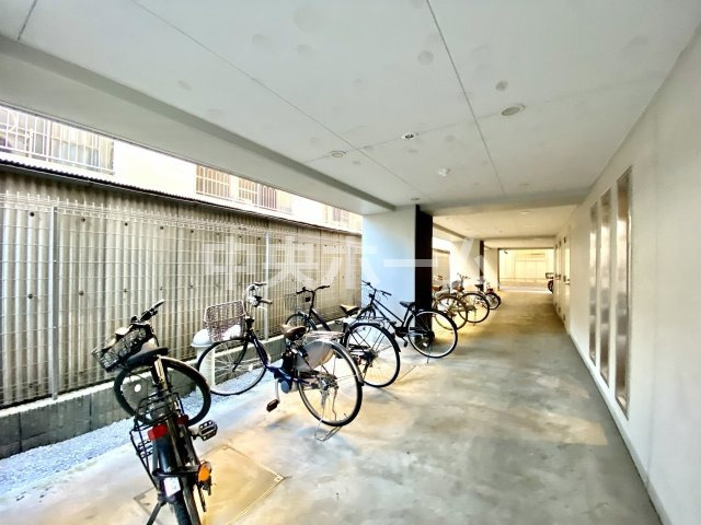 フォースター浅草今戸の駐輪場|【自転車置き場】最新の空き状況や費用などの詳細は担当スタッフまでお問い合わせください。