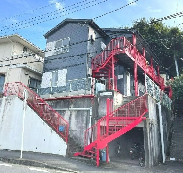 クロノス秦野の外観