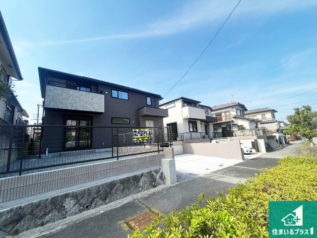 神戸市北区唐櫃台　新築一戸建ての前面道路含む現地写真