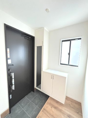 【内装】 | 福岡市西区今宿2丁目1期　1号棟（全3棟）【仲介手数料無料・0円】 | 施工例。リビングです。施工例は完成時と異なる場合があります。