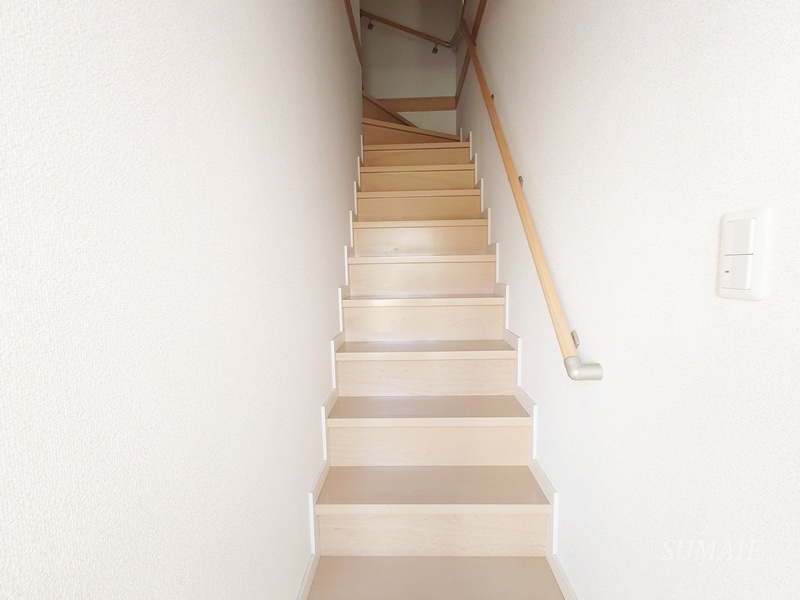 ロサ・テラスの設備|室内階段です☆