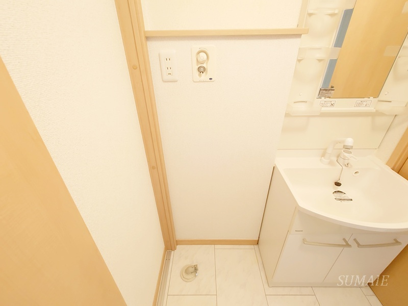 ロサ・テラスの洗面所|洗濯機置き場です☆