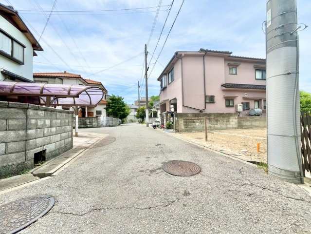 安倉北１丁目　建築条件無し土地の前面道路含む現地写真|「新居は“いいところ”も“わるいところ”も知った上で決めたい」 そんな当たり前の思いに寄り添う住宅会社でありたいと思っています。ご購入後の「知らなかった」がなくなることに挑戦します！
