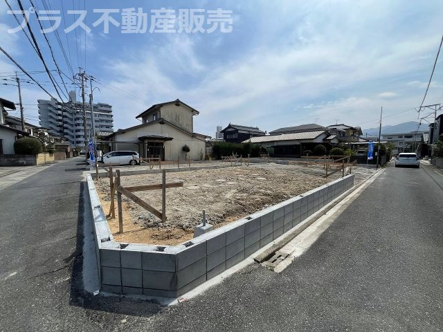 【外観】 | 福岡市西区今宿2丁目1期　2号棟（全3棟）【仲介手数料無料・0円】 | 現地写真。プラス不動産販売なら、現場の全ての棟をまとめてご見学頂けます。