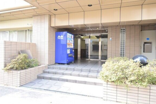 甲南クローバーハウスのエントランス