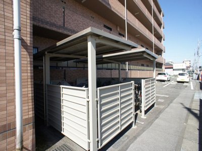 【その他共用部分】 | ルネスパークショア | 屋根付きの駐輪場があります♪