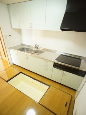 【キッチン】 | ルネスパークショア | システムキッチンIHクッキング付き！お掃除か簡単にできます。