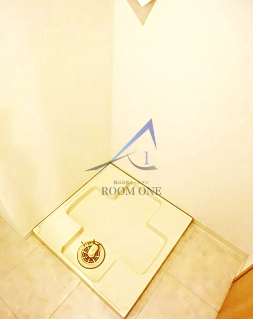 アイル日暮里弐番館・東京山手の設備|洗濯機置き場です。