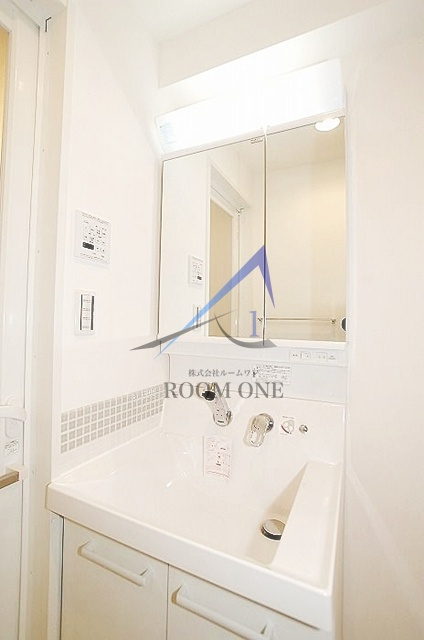 グランドコンシェルジュ神楽坂αの洗面所|独立洗面台です。