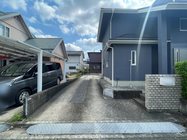 中古戸建・中古住宅　須賀川市向陽町　仁井田小学校・仁井田中学校の駐車場