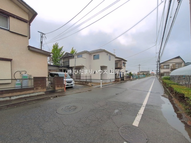 上尾市西宮下4丁目　新築戸建　01の前面道路含む現地写真