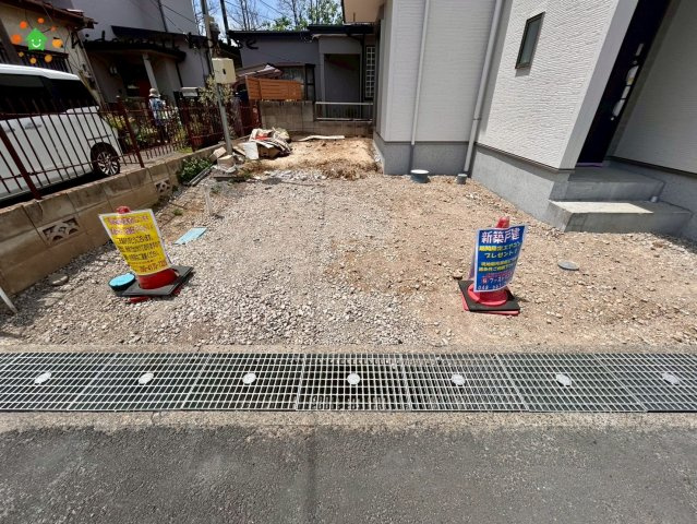 上尾市西宮下4丁目　新築戸建　01の駐車場