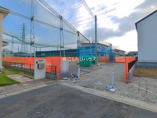 北本市東間7丁目　新築一戸建て　ブルーミングガーデン　01の前面道路含む現地写真|撮影：'26/07/15