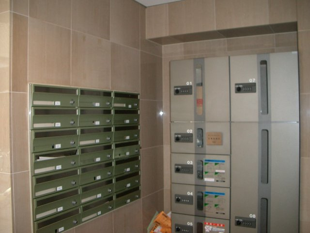 大阪市中央区松屋町の賃貸マンションのエントランス