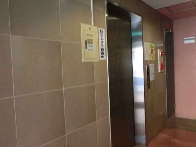 大阪市中央区松屋町の賃貸マンションのエントランス