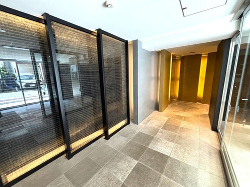 オープンレジデンシア目白フロントコートのエントランス|落ち着いたエントランスです