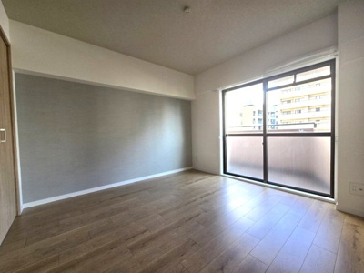 【洋室】 | 朝日プラザ大濠 | 7帖の洋室です☆広いので主寝室として使ったら快適に寝られそうですね♪