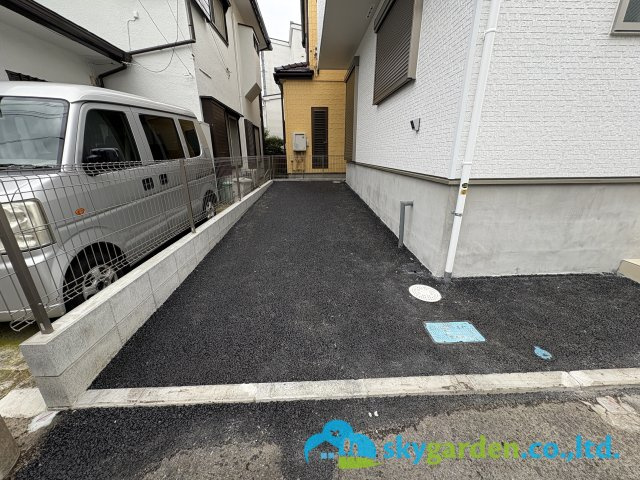 茅ヶ崎市中島 第15　新築戸建　全１棟の駐車場|車種によりますが、軽・コンパクトカーなら２台駐車可