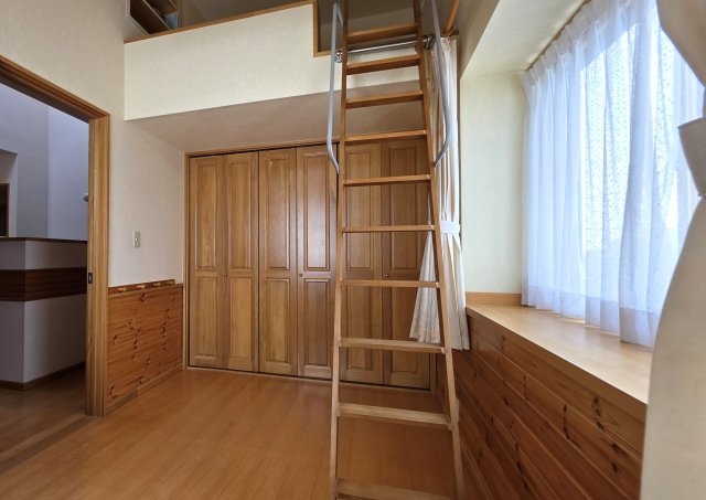 新潟市東区小金町3丁目の洋室