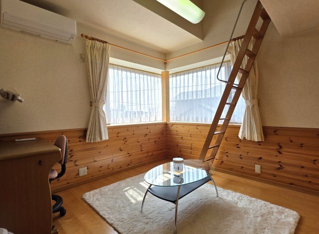 新潟市東区小金町3丁目の洋室