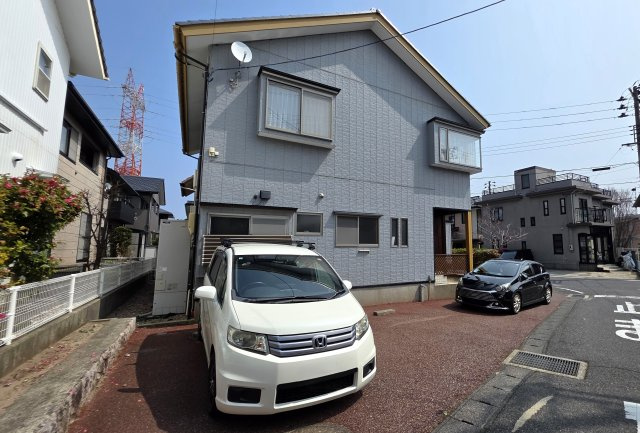 新潟市東区小金町3丁目の駐車場