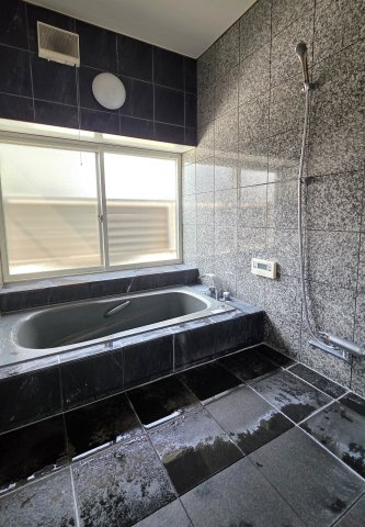 新潟市東区小金町3丁目の浴室