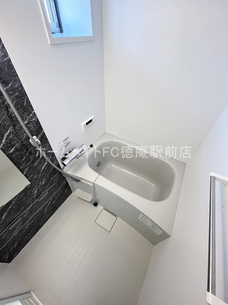 東大阪市稲田本町２丁目のアパートの浴室