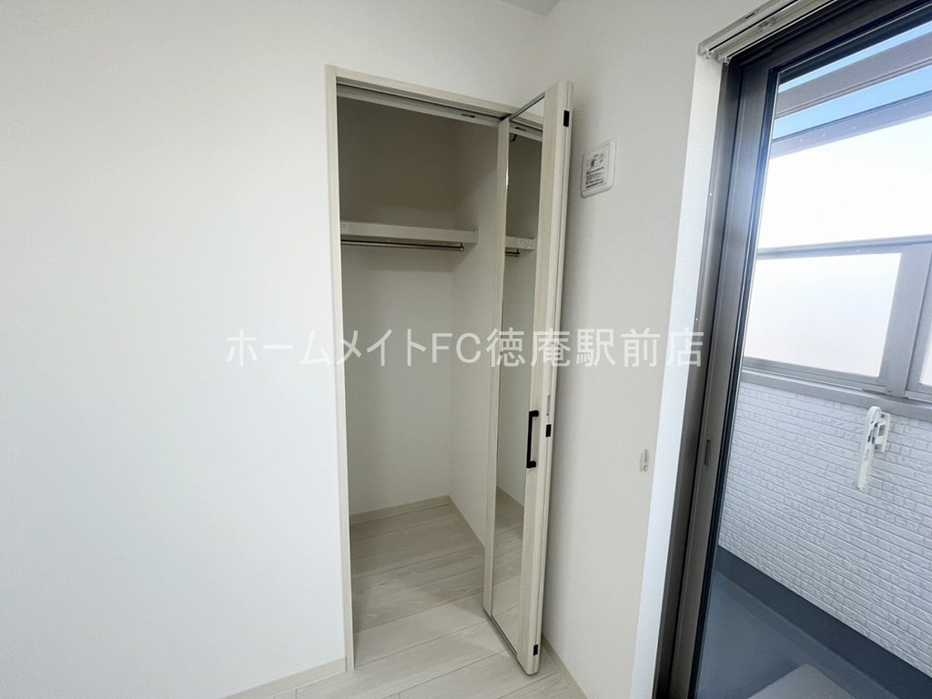 東大阪市稲田本町２丁目のアパートの収納