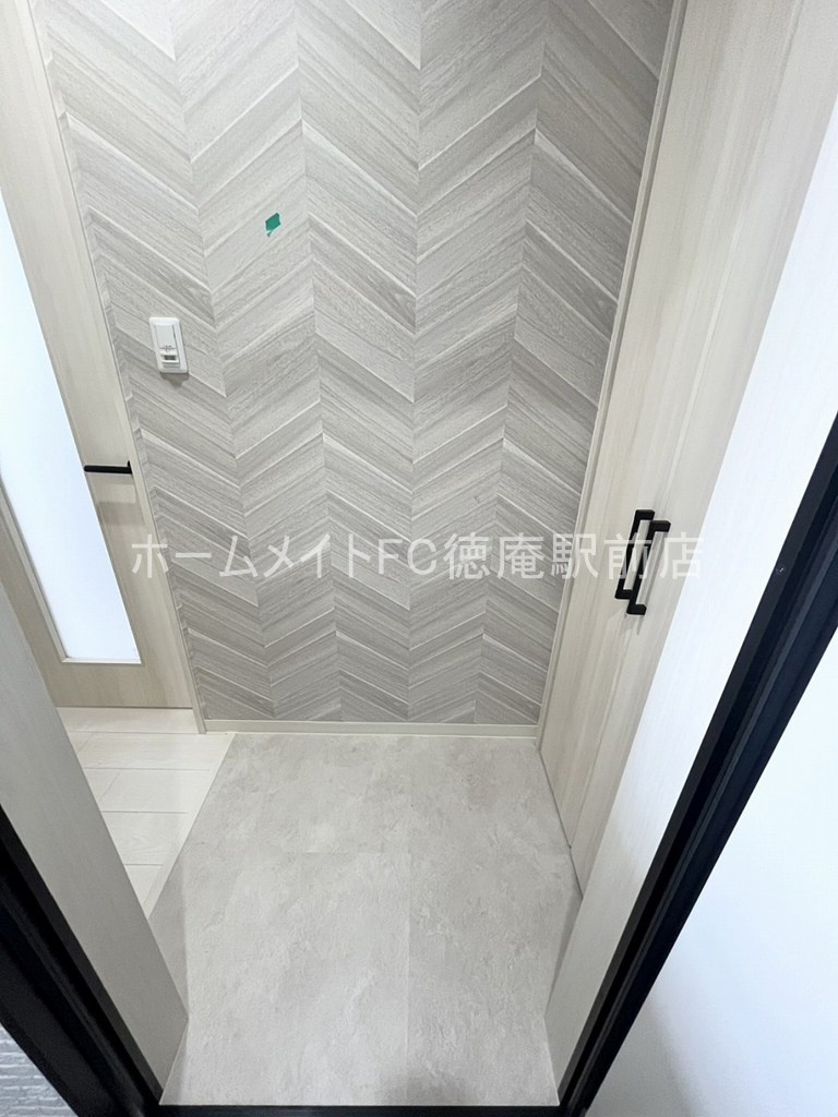 東大阪市稲田本町２丁目のアパートの玄関