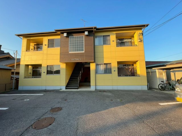 GOフロントの外観