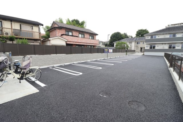 NKガーデンの駐車場