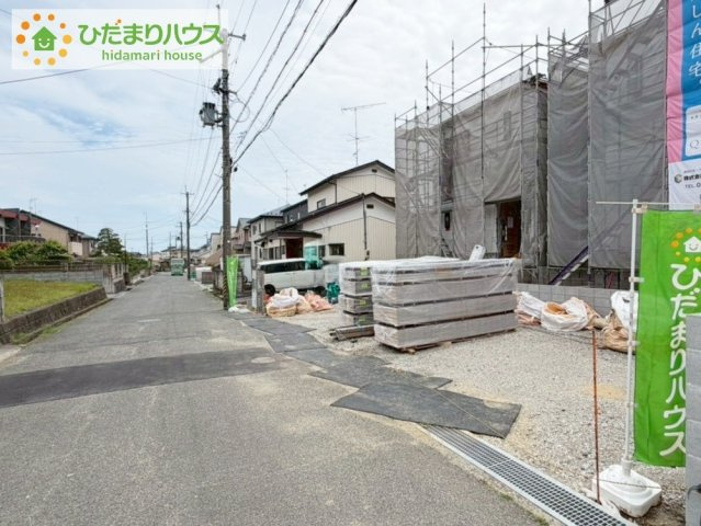 いわき市郷ケ丘第８　新築戸建　1号棟の前面道路含む現地写真|前面道路幅6ｍ☆車の出入りもラクラクできちゃいます(^^♪