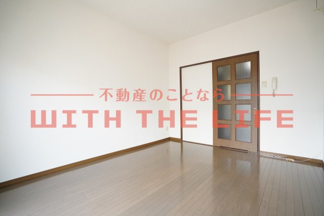 ロックフィル日ノ出【キャッシュバック対象物件】の居間・リビング|おしゃれな居間です