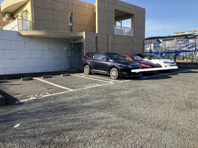 メルヴェーユの駐車場