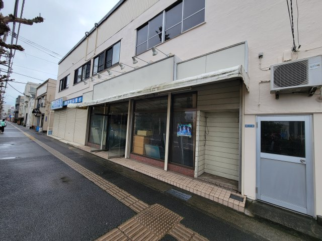 今井サッシビルの外観