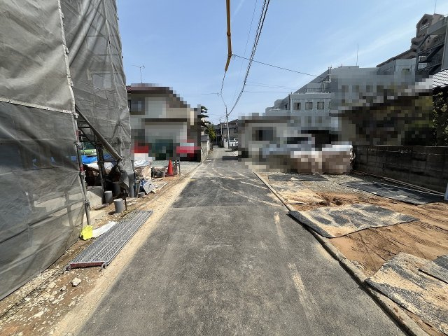【その他】 | 福岡市城南区鳥飼6丁目1期　1号棟（全2棟）【仲介手数料無料・0円】 | 現地写真。前面道路です。