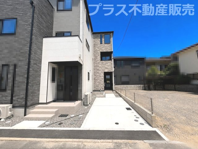 【外観】 | 福岡市城南区鳥飼6丁目1期　1号棟（全2棟）【仲介手数料無料・0円】 | 現地写真。プラス不動産販売なら、現場の全ての棟をまとめてご見学頂けます。
