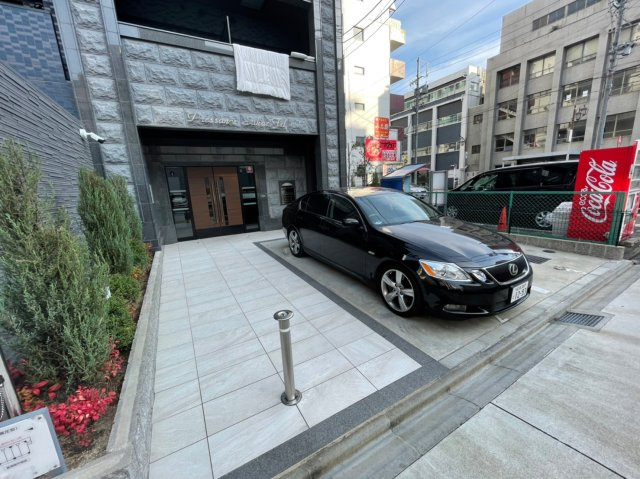 プレサンス栄フェル　名古屋市賃貸　仲介手数料無料の駐車場