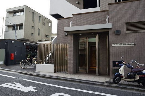 【エントランス】