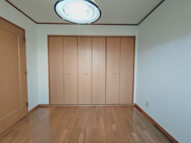 セピアコートの洋室|6帖の洋室です