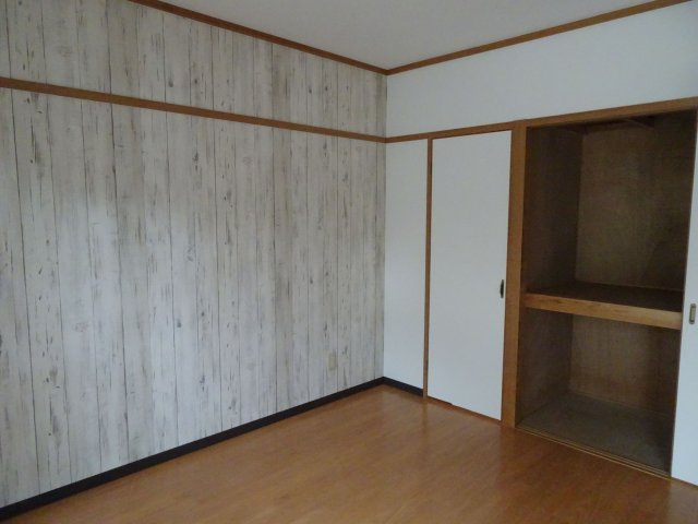 セピアコートの洋室
