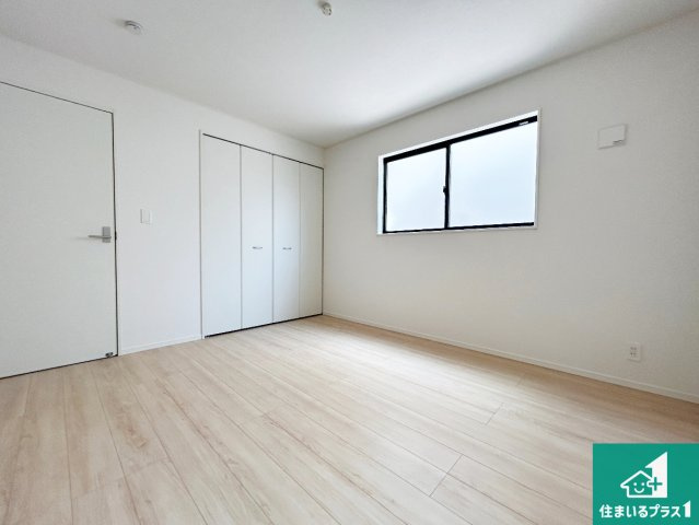 ●大和高田市築山　第5期　新築一戸建ての洋室|シンプルな洋室は、自分好みのインテリアが楽しめます♪ご家族とインテリアや家具を選びに行くのは新築購入時の醍醐味の一つです。ぜひお楽しみください♪
