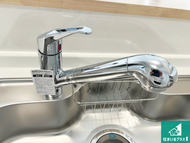 ●大和高田市築山　第5期　新築一戸建ての設備|浄水器を内蔵！炊飯時、お茶を作る時に安心してお水を使えます！お湯と冷水、浄水と原水、シャワーの切替えもワンタッチです！