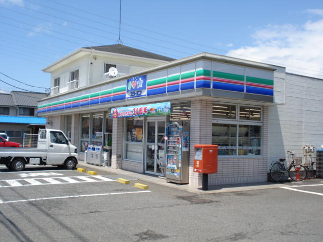 コンビニ　スリーエフまで300ｍ