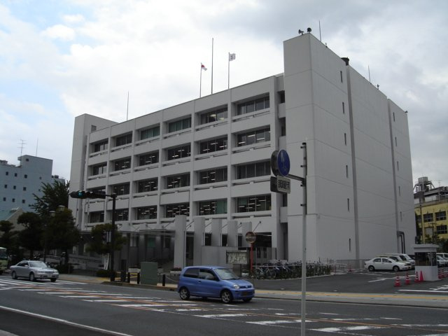 市役所まで320ｍ