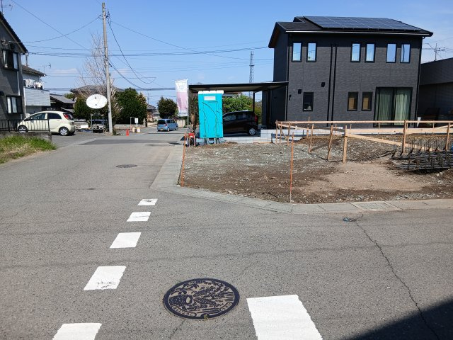 本庄市万年寺第４　の前面道路含む現地写真|１号棟現地前面道路（2026年04月03日）撮影