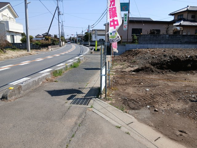本庄市万年寺第４　の前面道路含む現地写真|２号棟現地前面道路（2026年04月03日）撮影