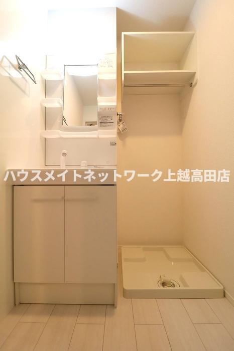 サンリジェール春日新田の独立洗面台|洗髪洗面化粧台