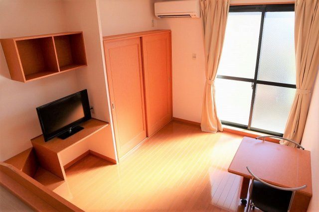 レオパレス権平谷の居間・リビング